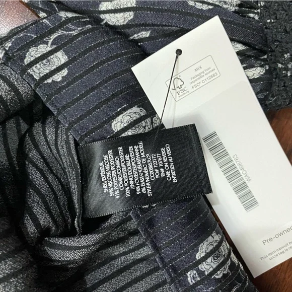 Alice + Olivia Sheila Floral Henley Top Large - Picture 9 of 9